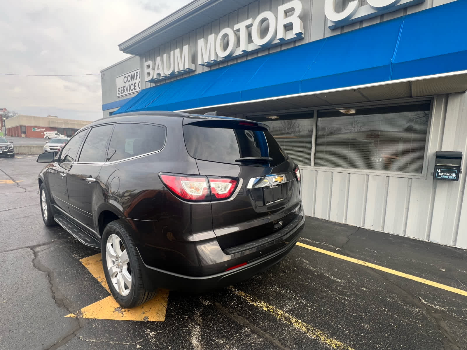 Used 2016 Chevrolet Traverse 1LT with VIN 1GNKRGKDXGJ293733 for sale in Clinton, IL