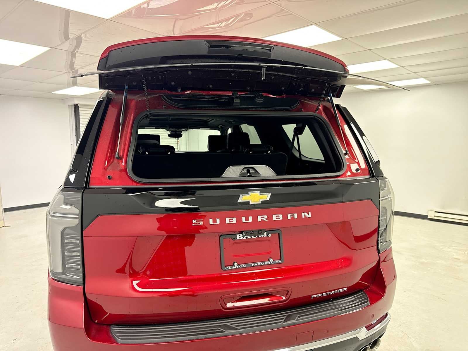 2025 Chevrolet Suburban Premier