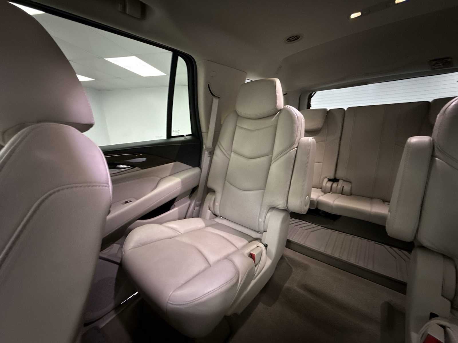 2019 Cadillac Escalade Luxury