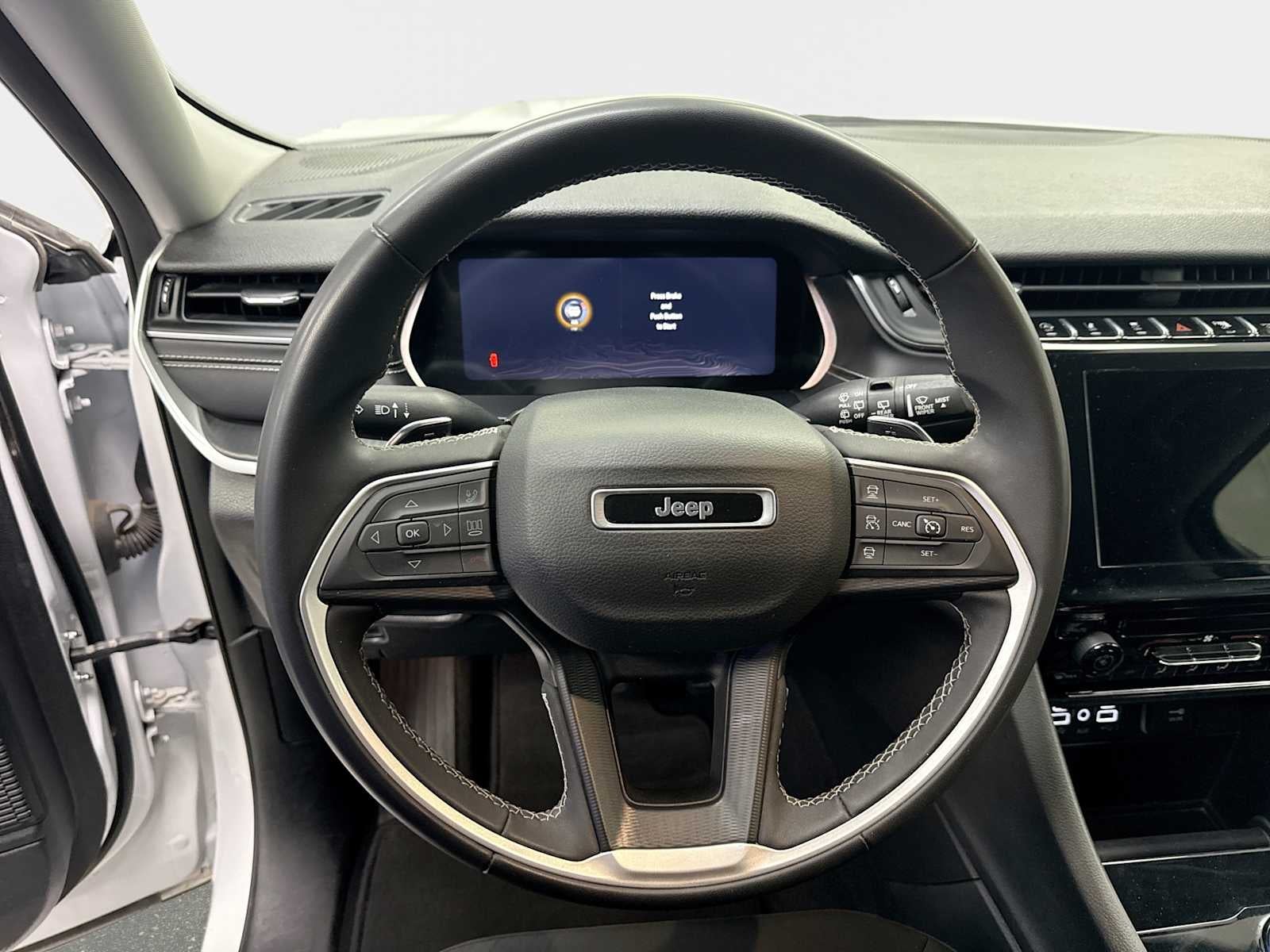 2024 Jeep Grand Cherokee Laredo 4x4