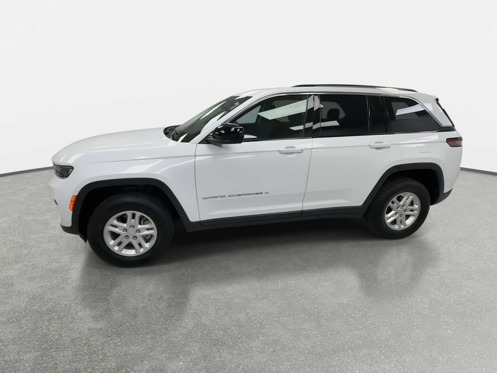 2024 Jeep Grand Cherokee Laredo 4x4