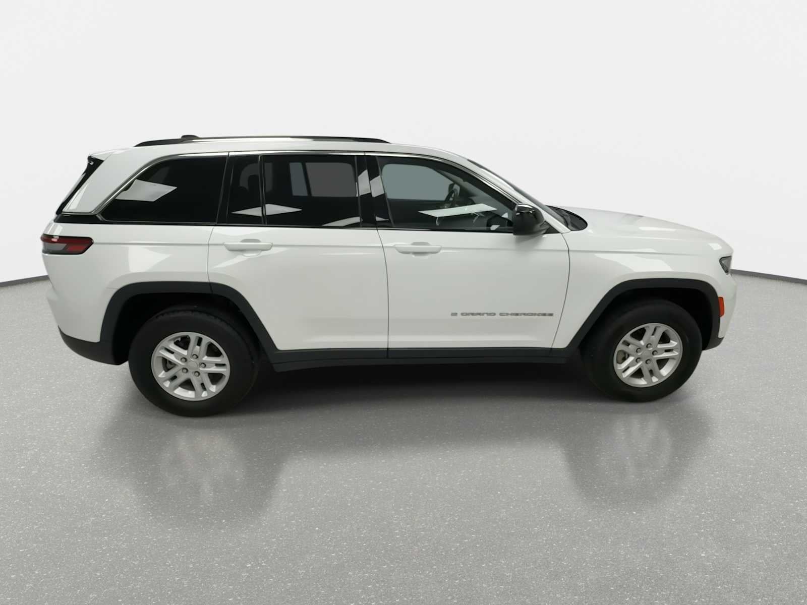 2024 Jeep Grand Cherokee Laredo 4x4