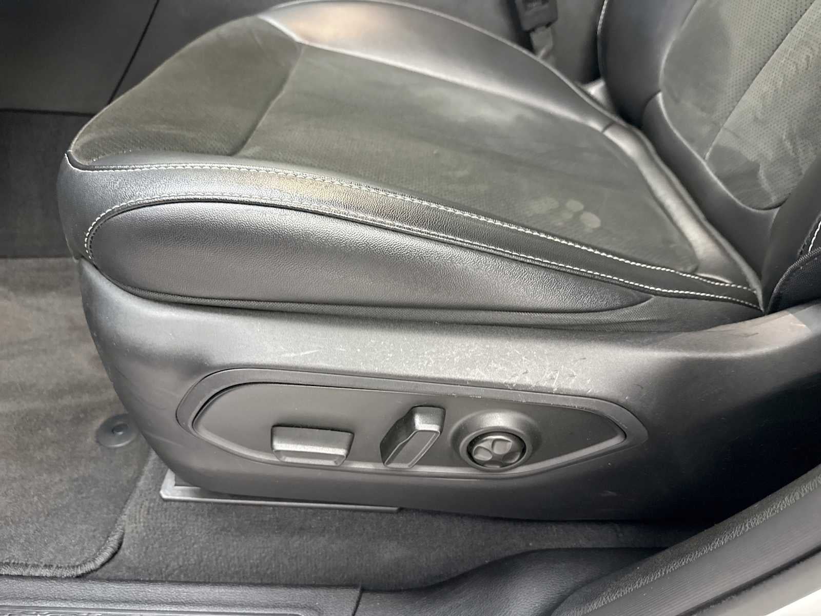2024 Jeep Grand Cherokee L Altitude 4x4
