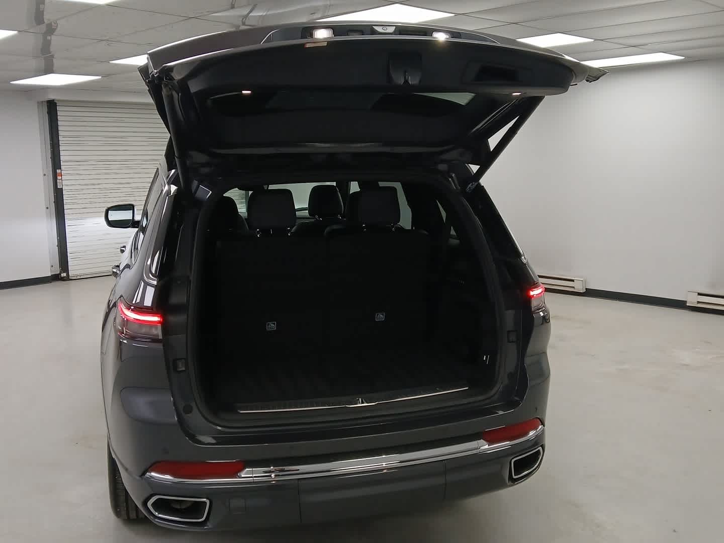 2023 Jeep Grand Cherokee L Overland 4x4