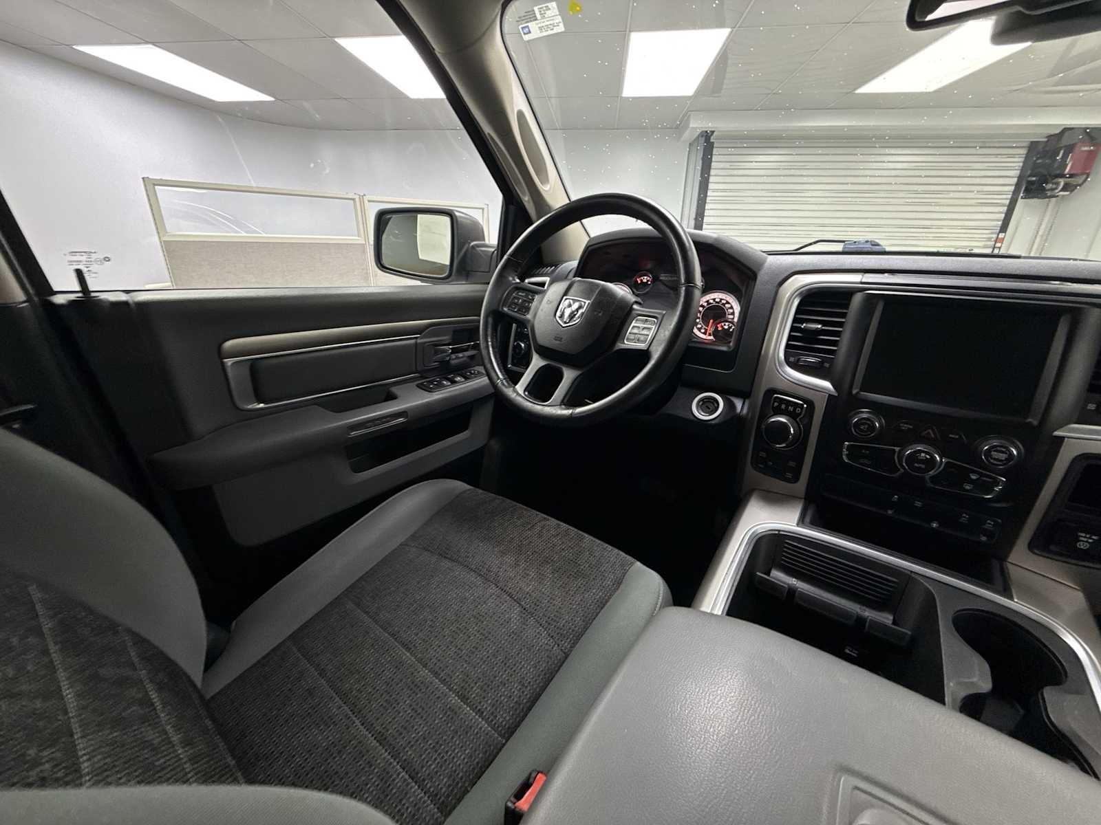 2017 RAM 1500 Big Horn Crew Cab 4x4 5'7' Box