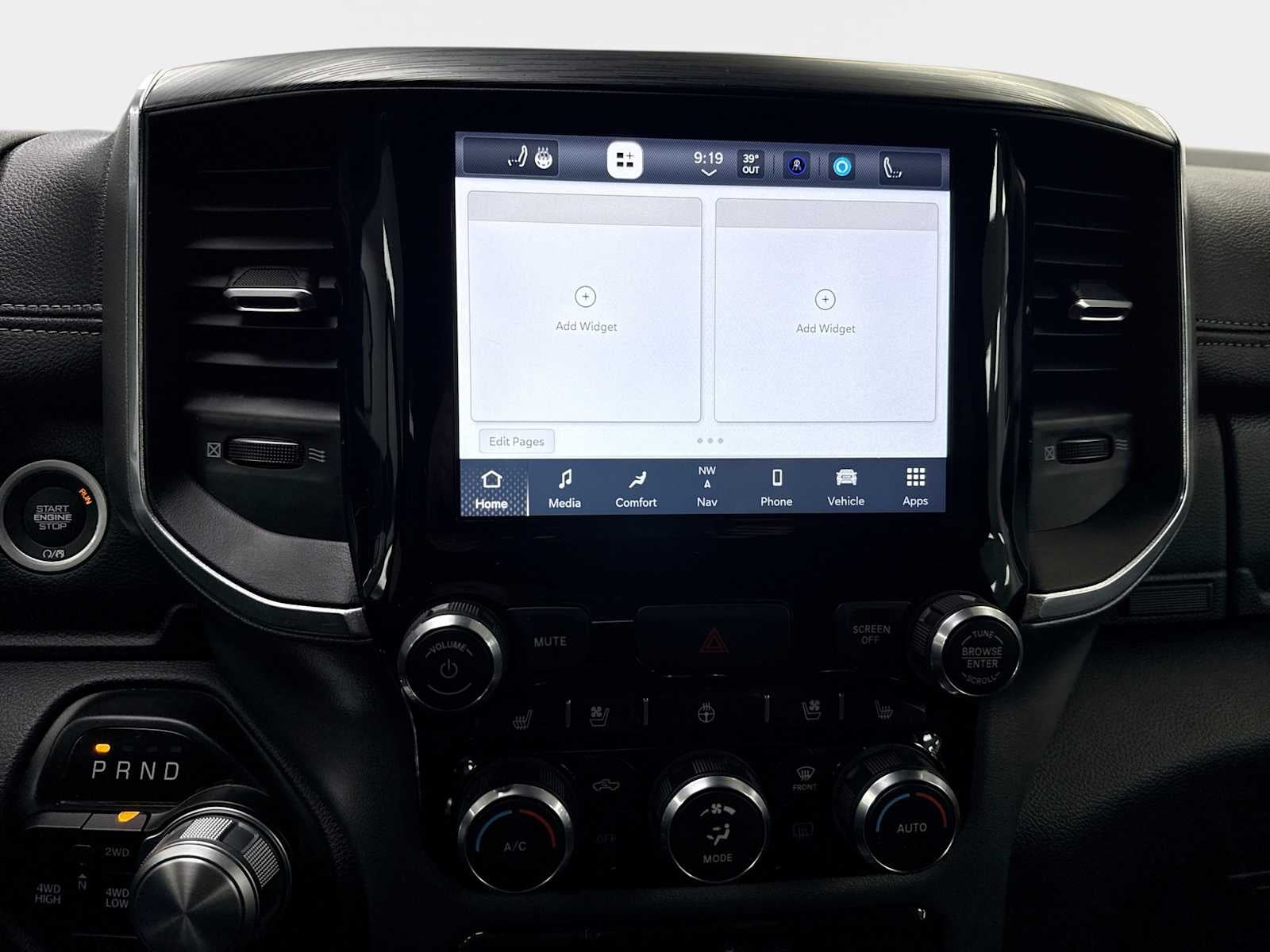 2024 RAM 1500 Laramie Crew Cab 4x4 5'7' Box