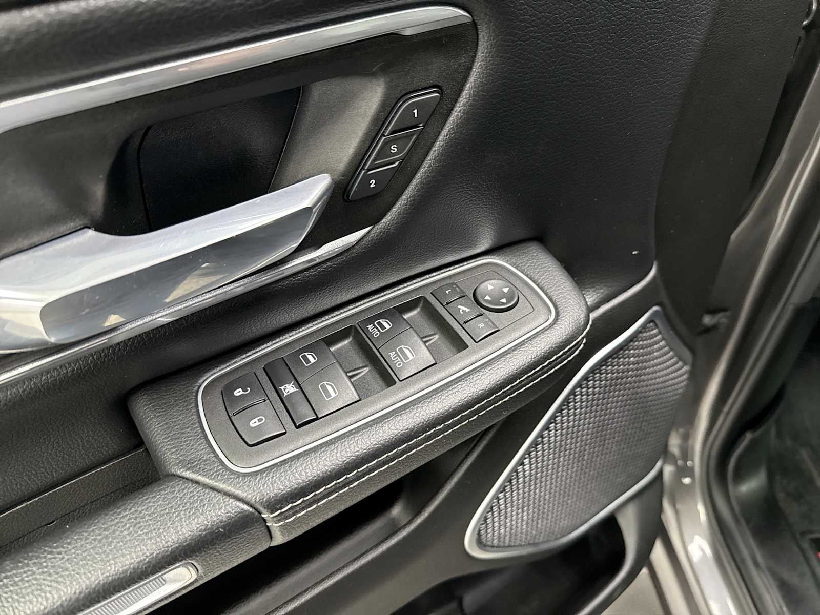 2024 RAM 1500 Laramie Crew Cab 4x4 5'7' Box