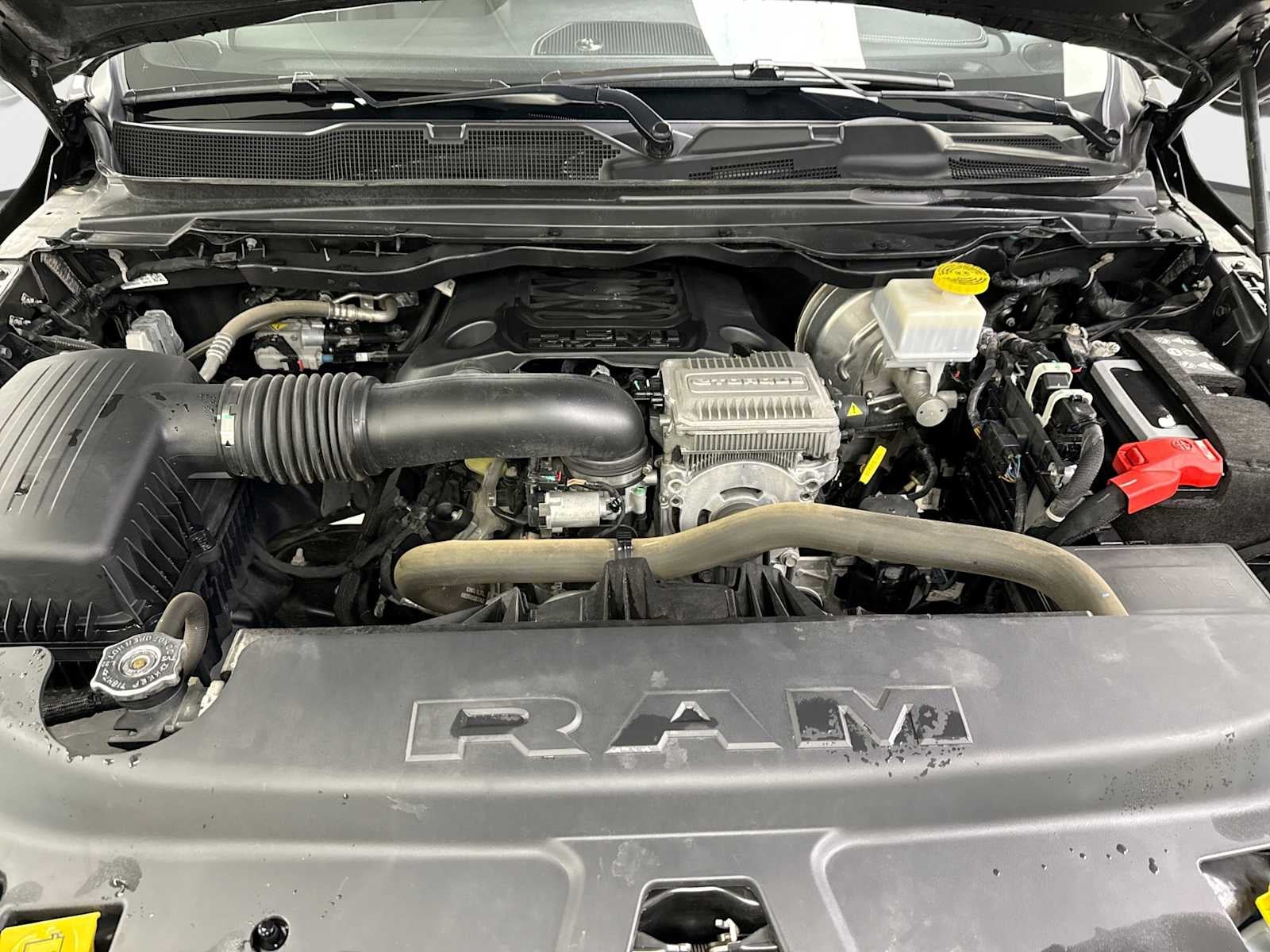 2024 RAM 1500 Laramie Crew Cab 4x4 5'7' Box