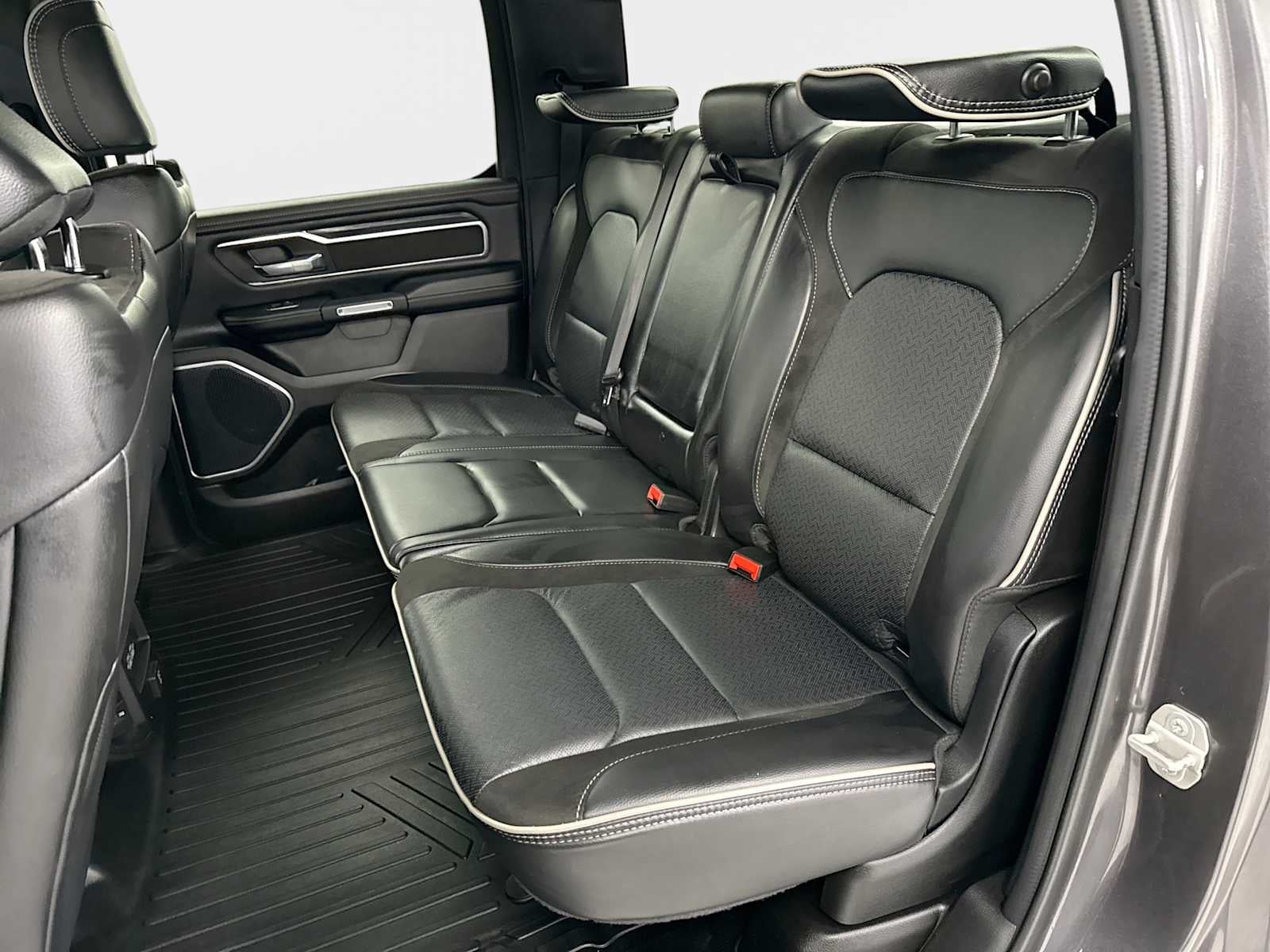 2024 RAM 1500 Laramie Crew Cab 4x4 5'7' Box