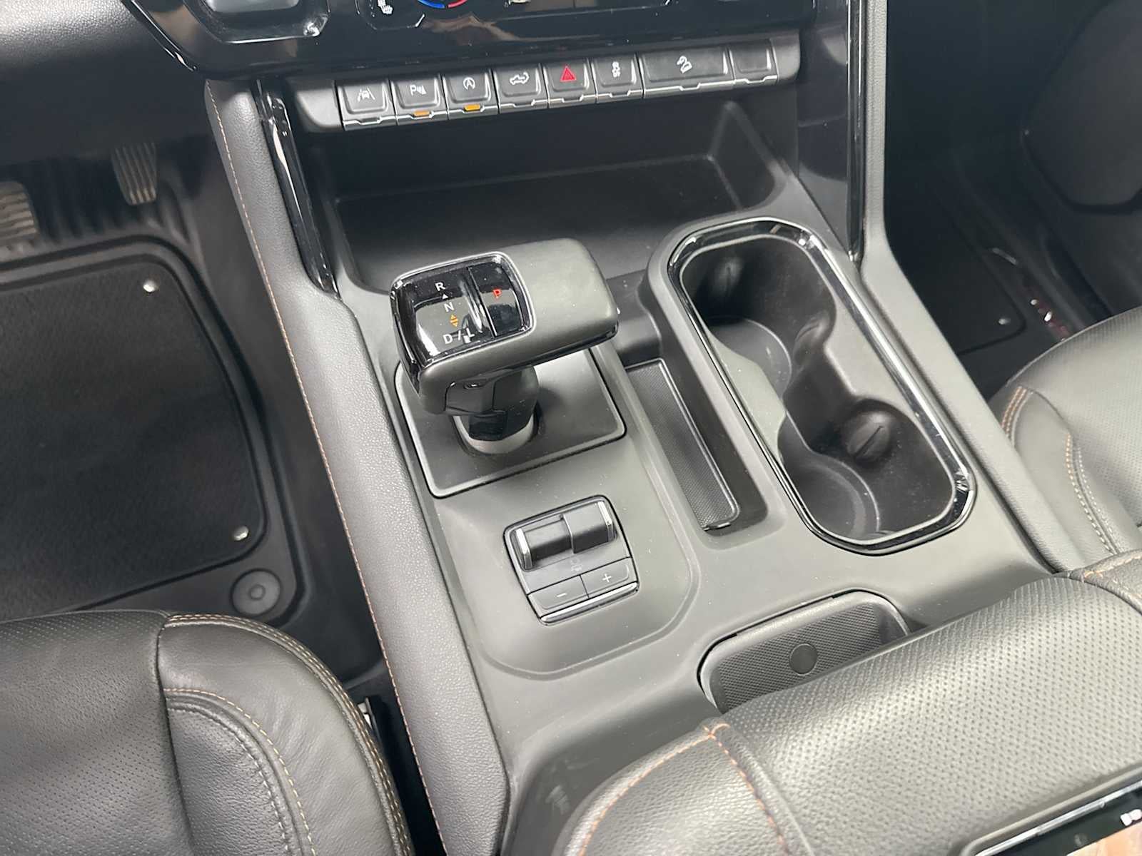 2025 GMC Sierra 1500 4WD Crew Cab Short Box AT4