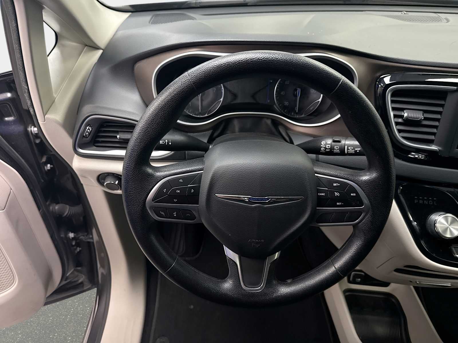 2021 Chrysler Voyager LX