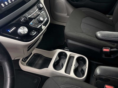 2021 Chrysler Voyager LX