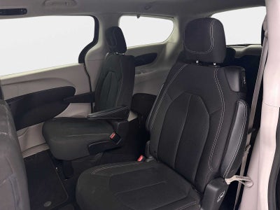 2021 Chrysler Voyager LX