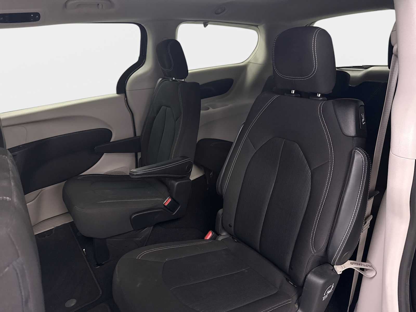 2021 Chrysler Voyager LX