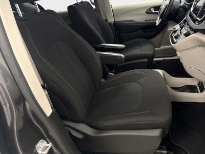 2021 Chrysler Voyager LX