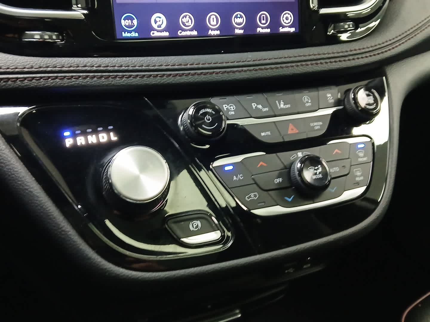 2020 Chrysler Pacifica 35th Anniversary Limited