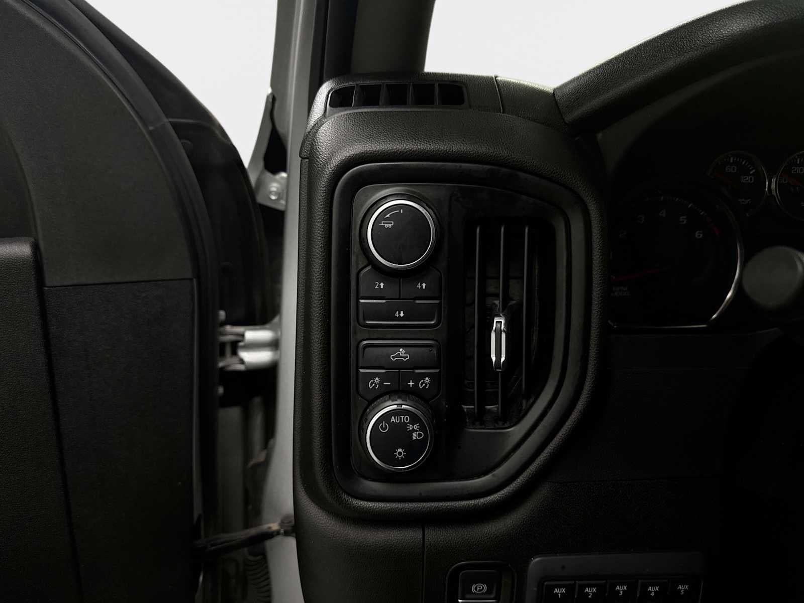 2022 Chevrolet Silverado 2500HD 4WD Crew Cab Standard Bed Custom