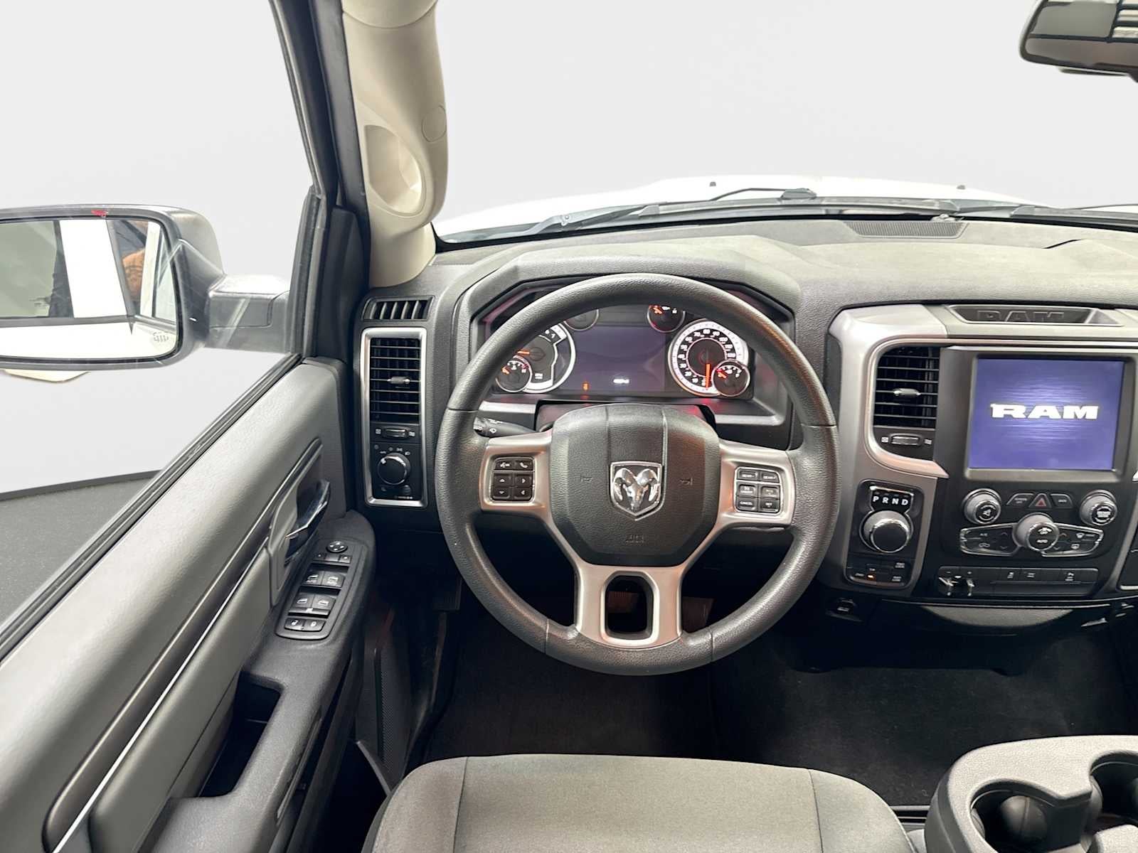 2022 RAM 1500 Classic SLT Crew Cab 4x4 5'7' Box
