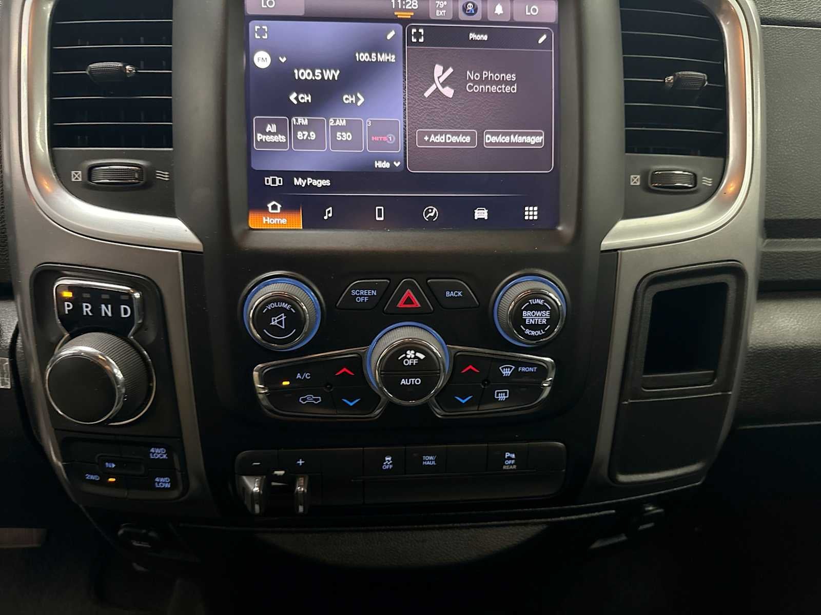 2022 RAM 1500 Classic SLT Crew Cab 4x4 5'7' Box