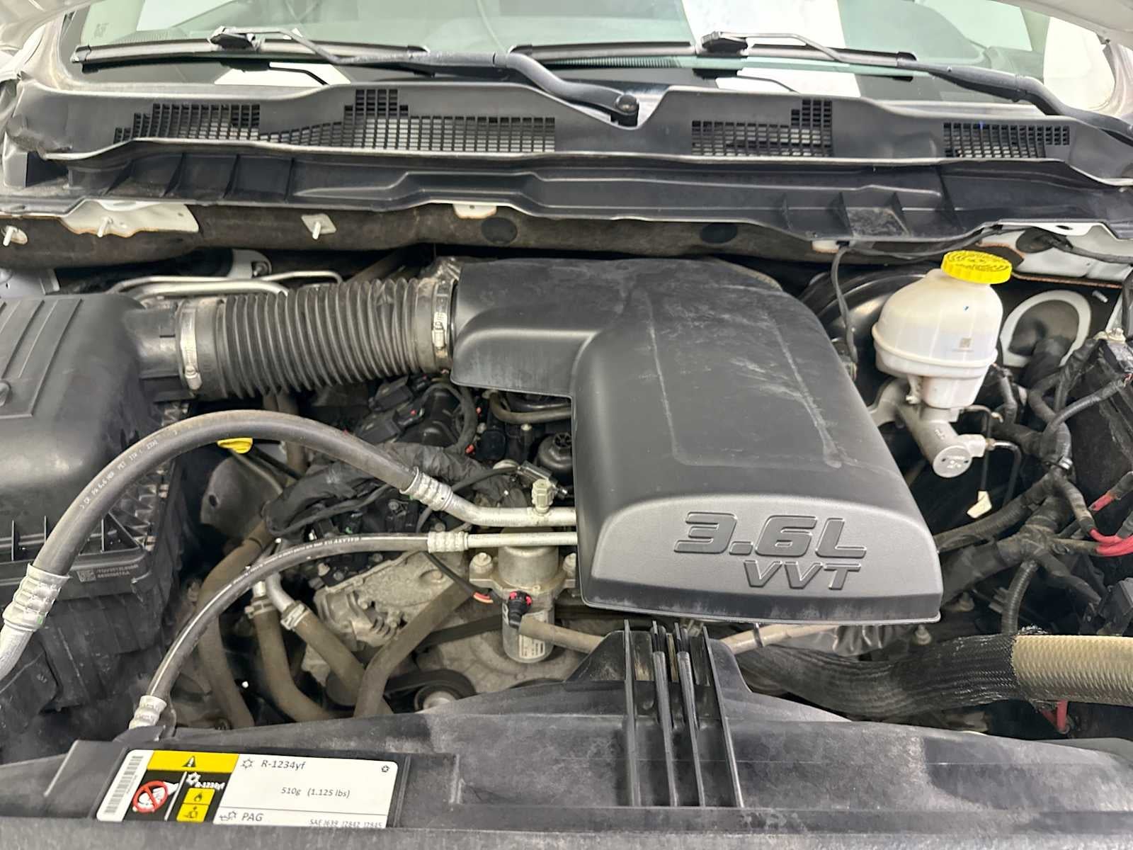 2022 RAM 1500 Classic SLT Crew Cab 4x4 5'7' Box
