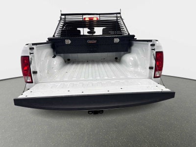 2022 RAM 1500 Classic SLT Crew Cab 4x4 5'7' Box
