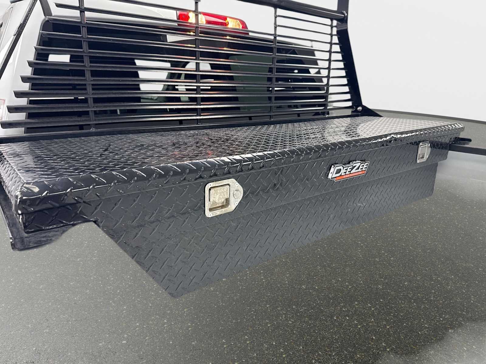 2022 RAM 1500 Classic SLT Crew Cab 4x4 5'7' Box