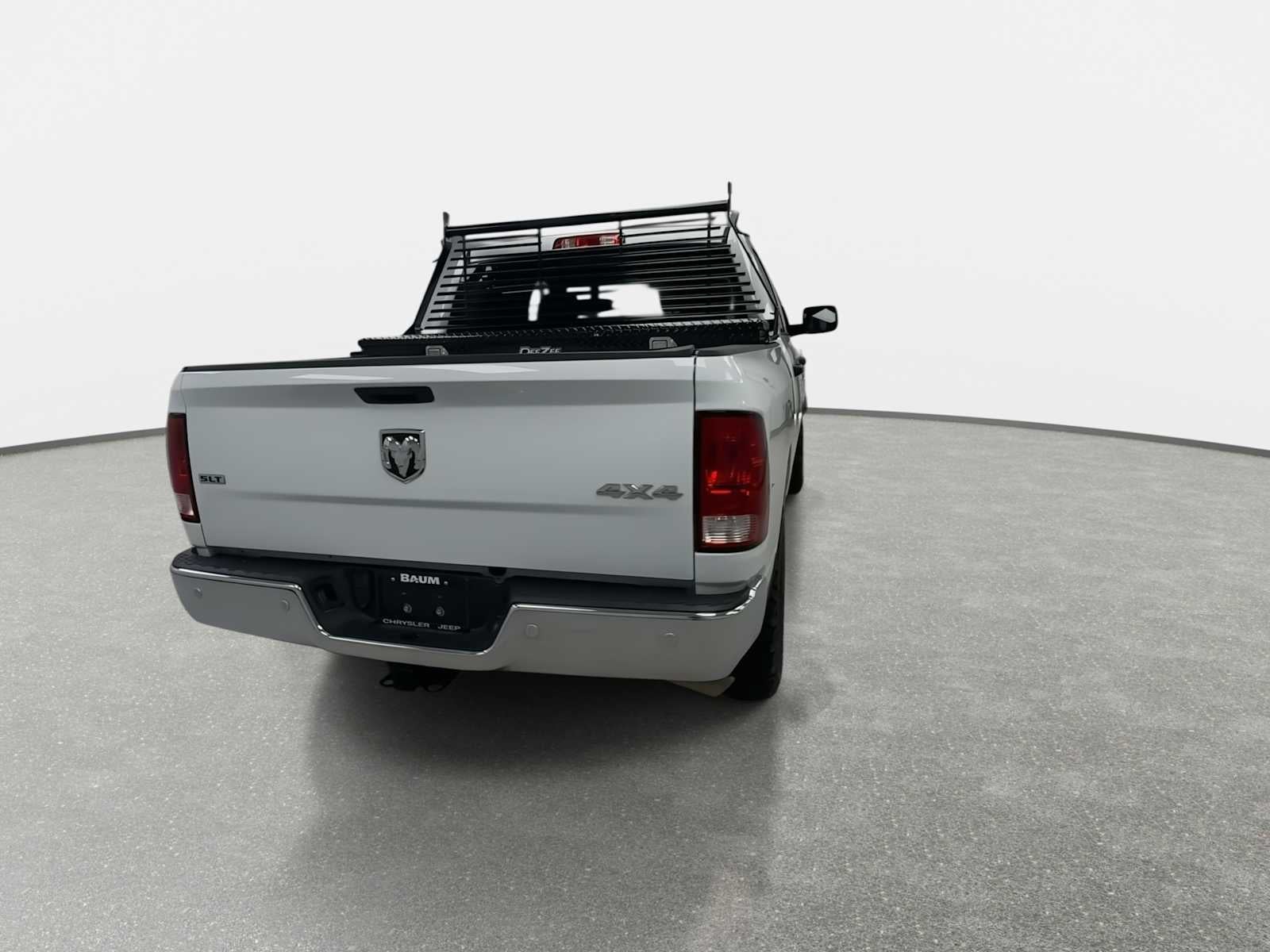 2022 RAM 1500 Classic SLT Crew Cab 4x4 5'7' Box