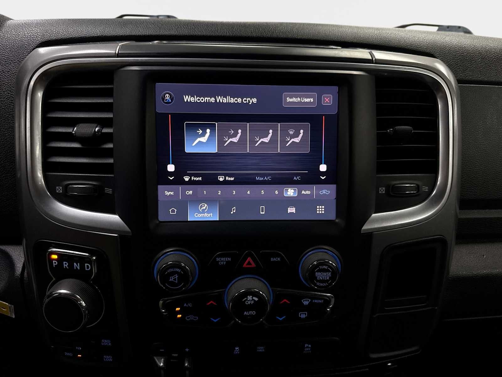 2022 RAM 1500 Classic SLT Crew Cab 4x4 5'7' Box