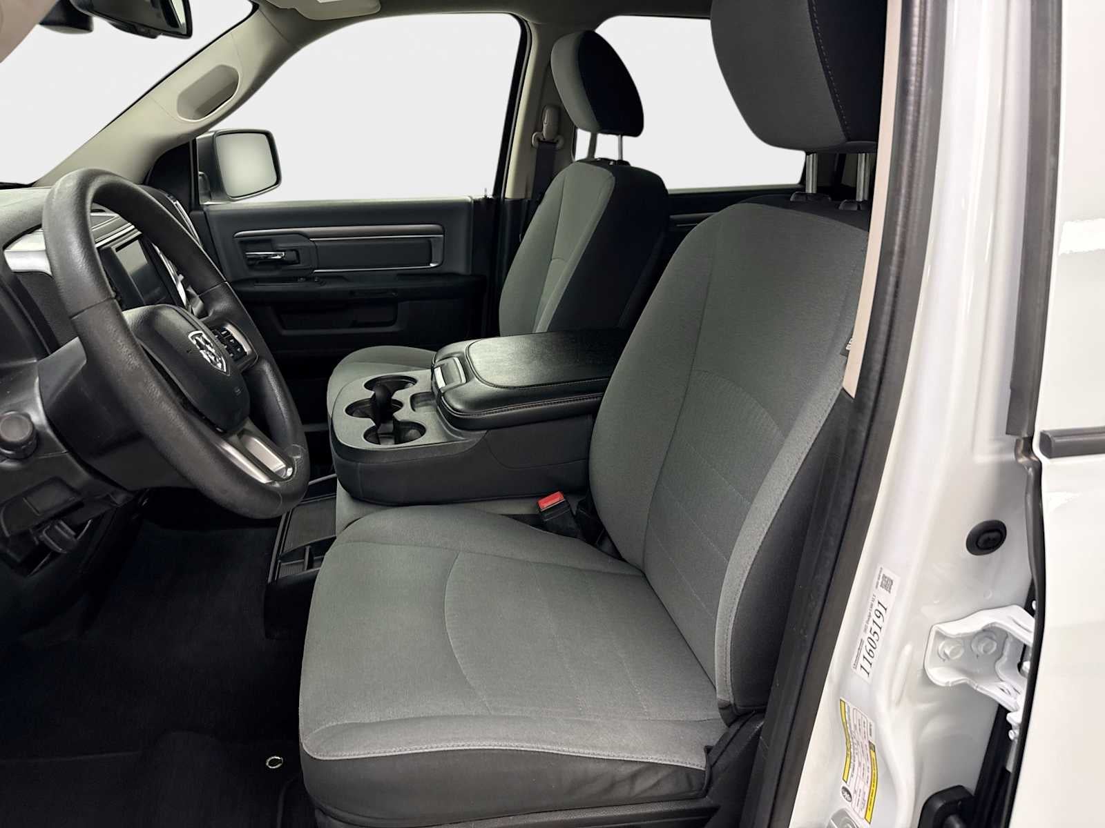 2022 RAM 1500 Classic SLT Crew Cab 4x4 5'7' Box