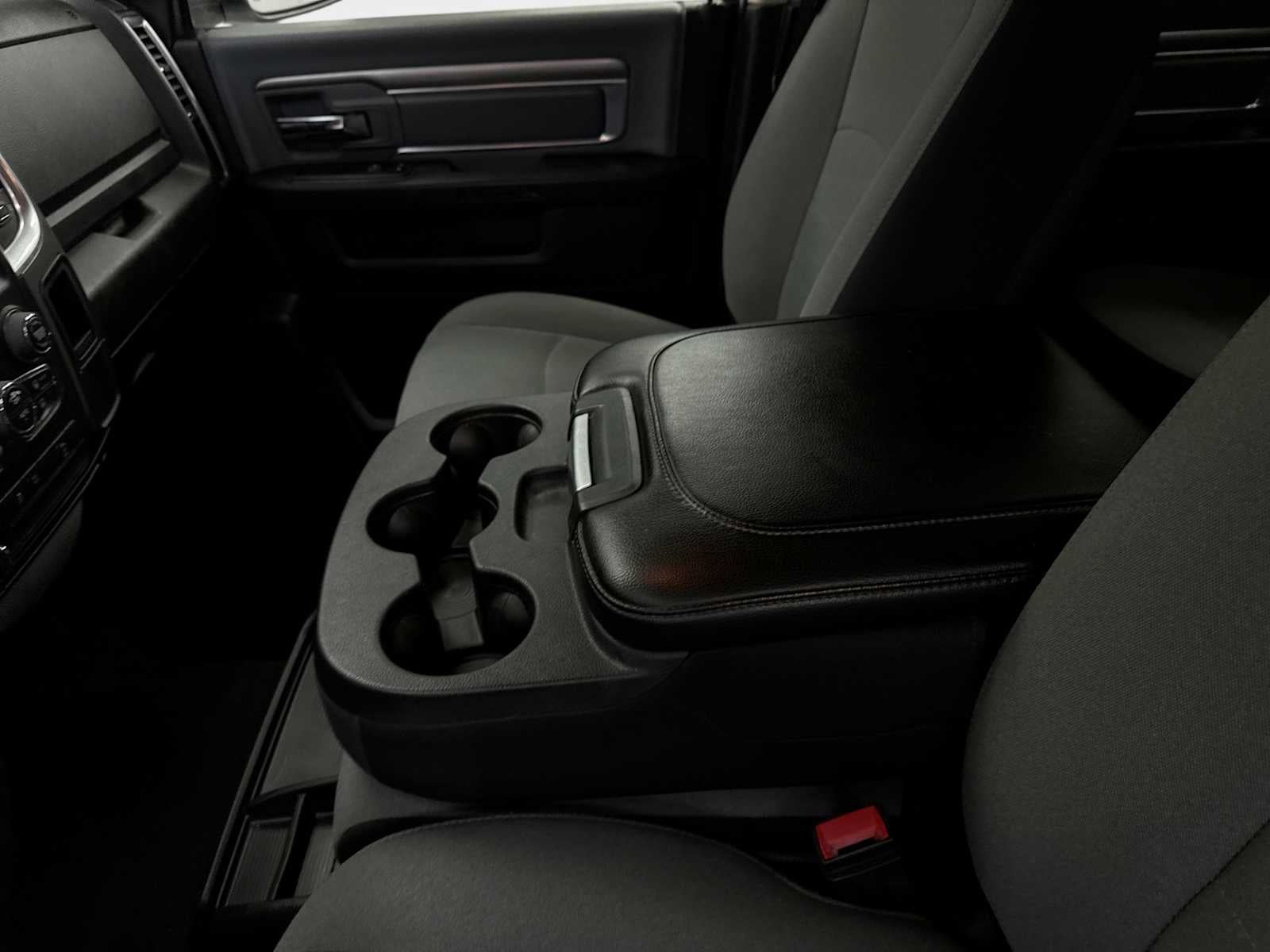 2022 RAM 1500 Classic SLT Crew Cab 4x4 5'7' Box