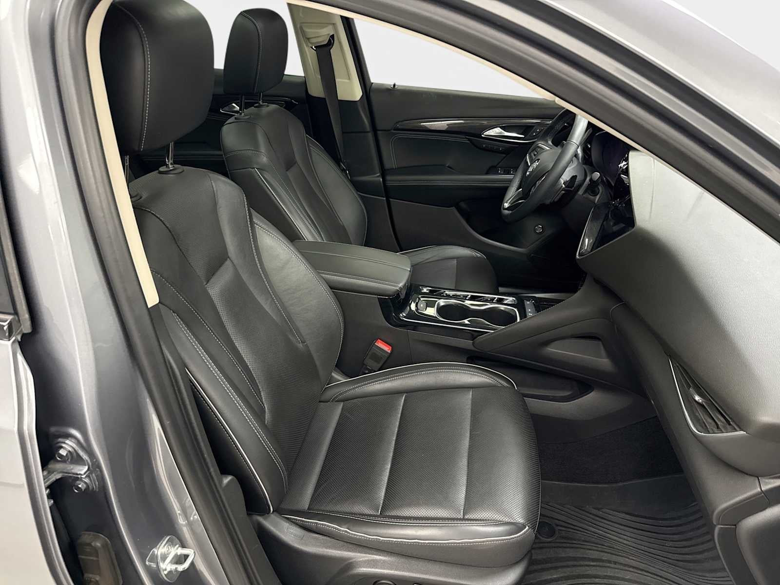 2021 Buick Envision FWD Essence