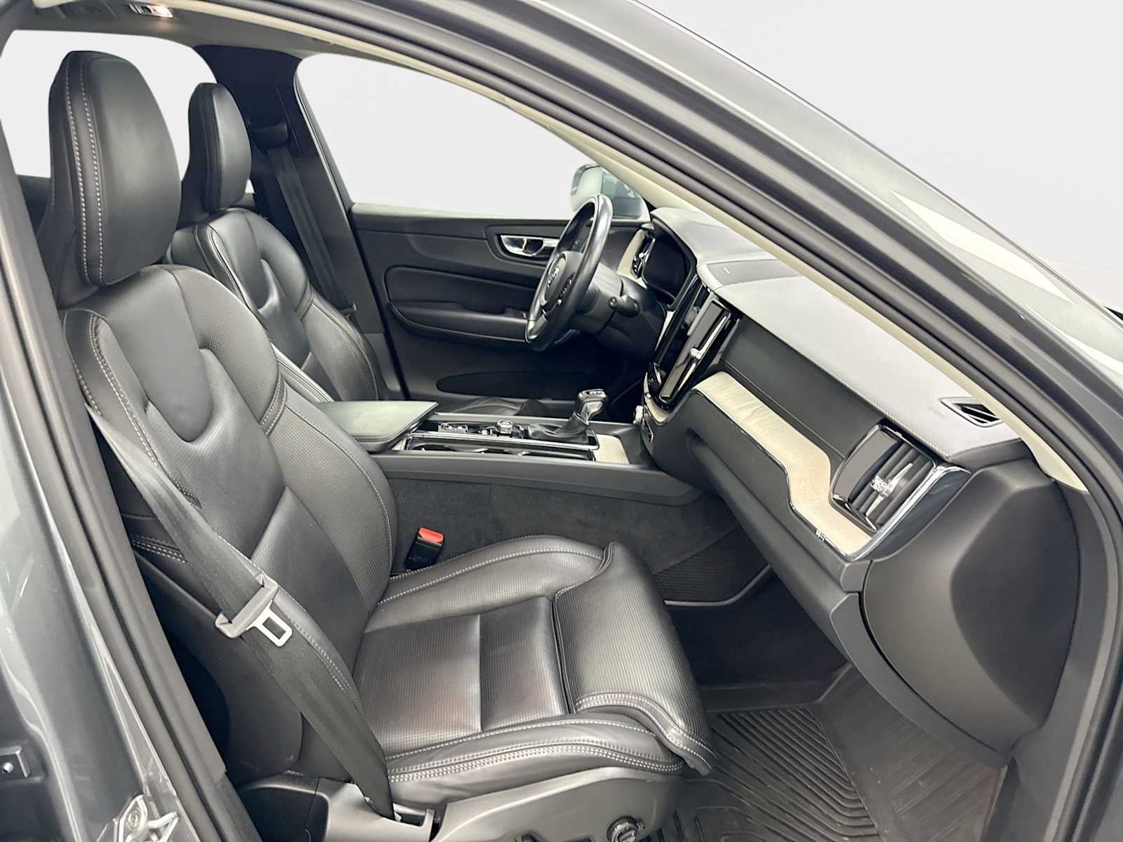 2021 Volvo XC60 T5 Inscription