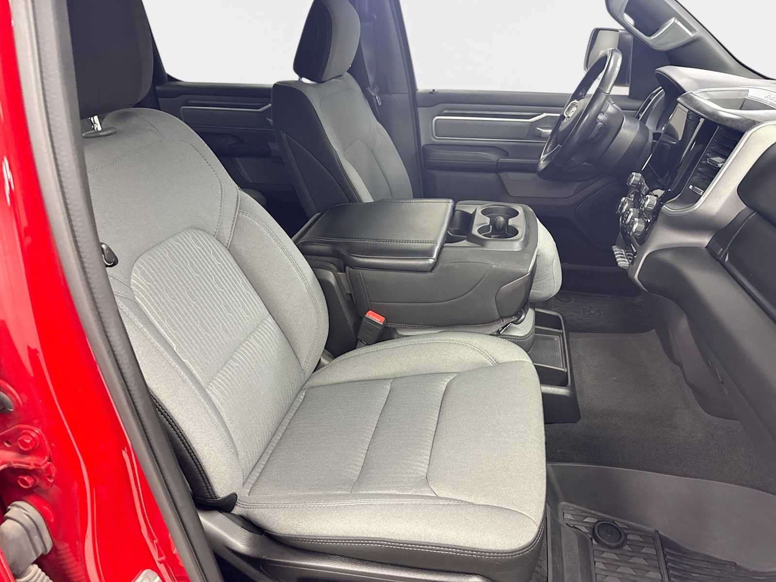 2022 RAM 1500 Big Horn Crew Cab 4x4 5'7" Box
