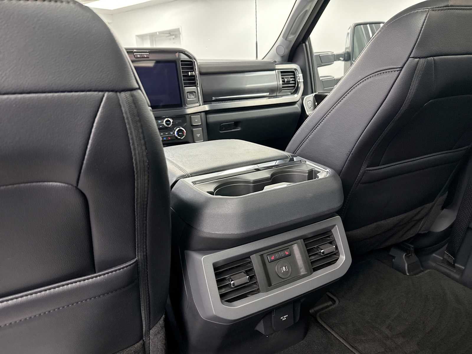 2025 Ford F-350 LARIAT