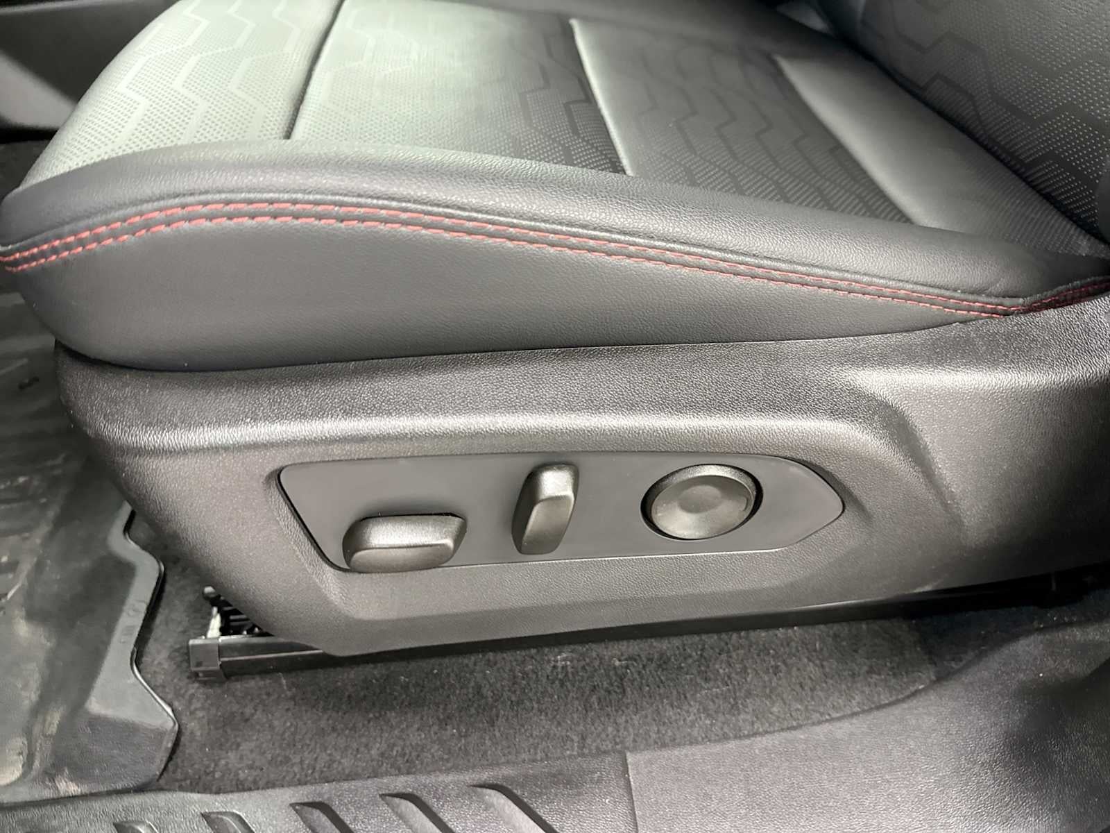 2026 Chevrolet Colorado Z71 - Photo 13