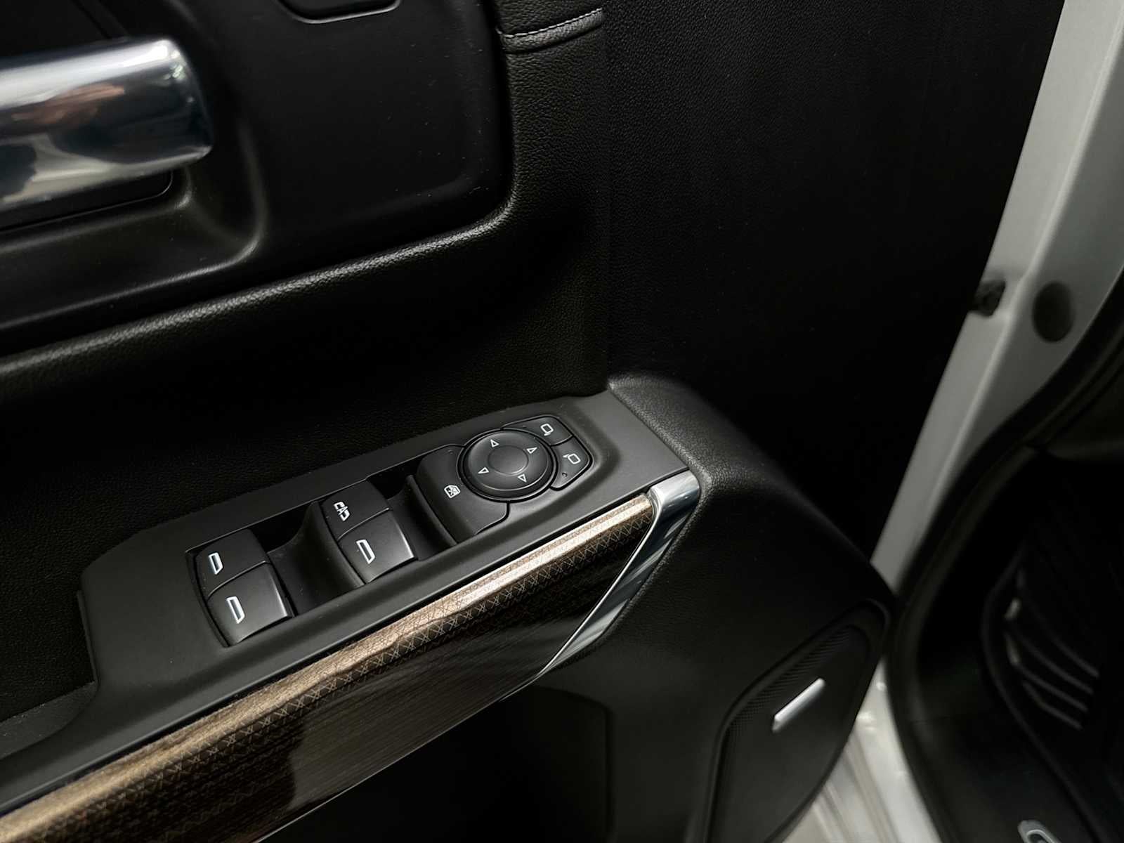 2020 Chevrolet Silverado 1500 RST - Photo 15