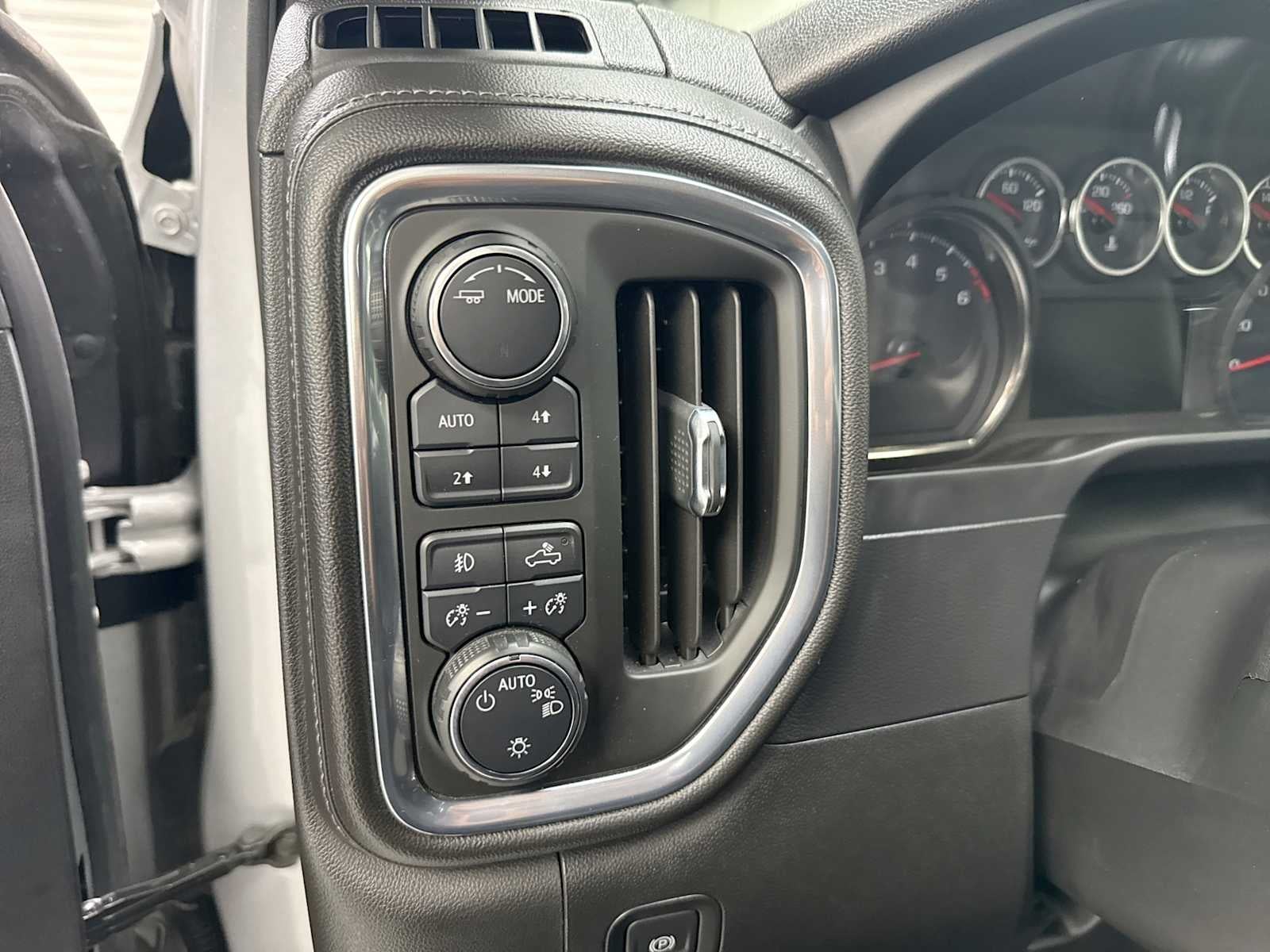 2020 Chevrolet Silverado 1500 RST - Photo 25