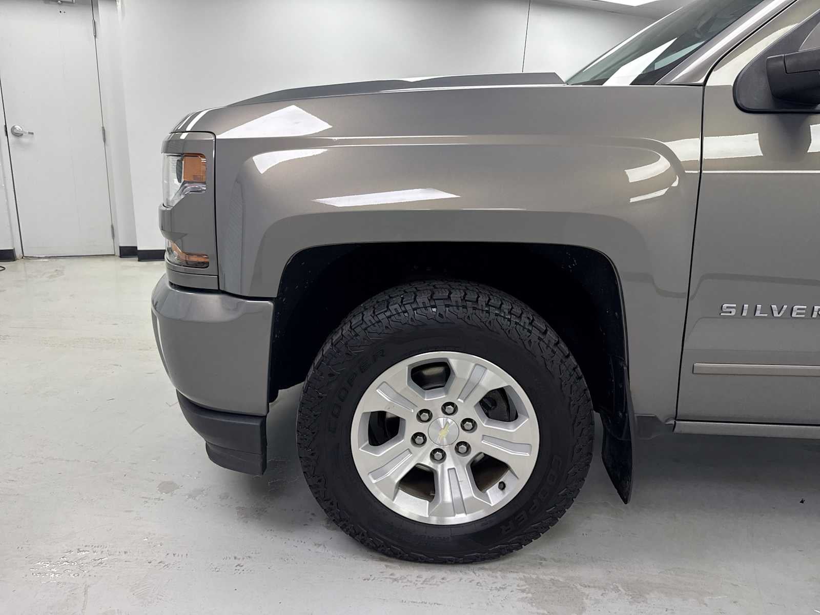 2017 Chevrolet Silverado 1500 LT Z71 - Photo 18