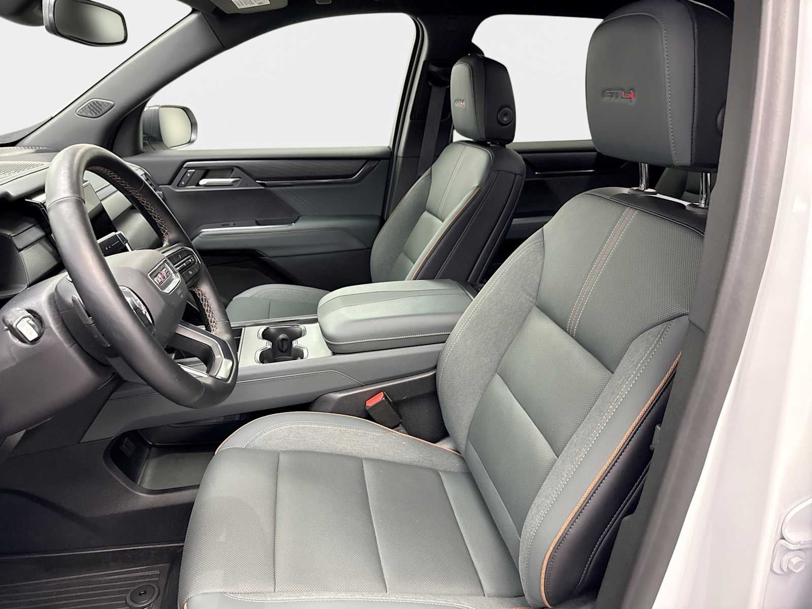 2024 GMC Acadia AT4