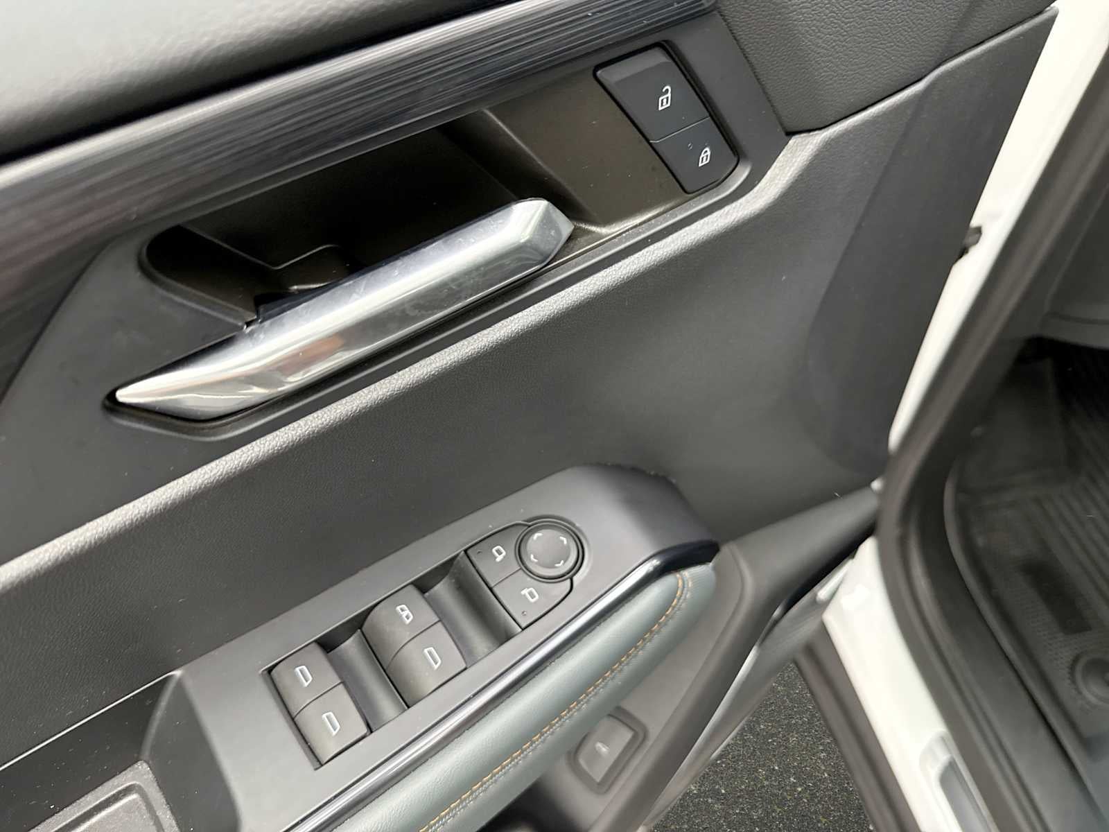2024 GMC Acadia AT4