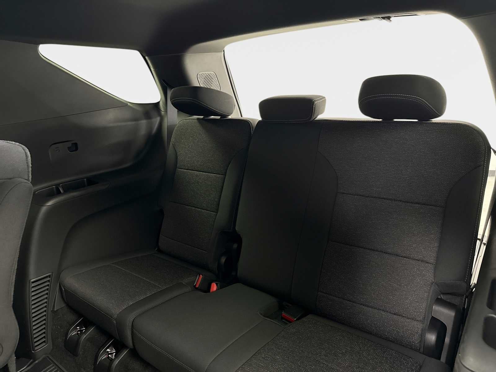 2027 Chevrolet Traverse LT - Photo 24
