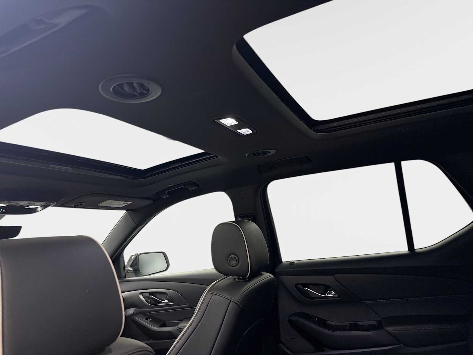 2023 Chevrolet Traverse Premier - Photo 16