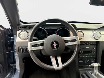 2005 Ford Mustang GT Deluxe
