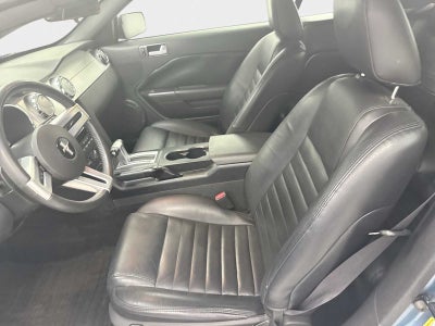 2005 Ford Mustang GT Deluxe
