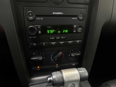 2005 Ford Mustang GT Deluxe