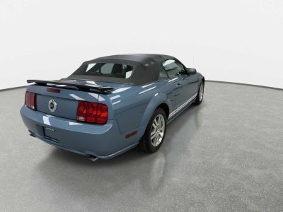 2005 Ford Mustang GT Deluxe
