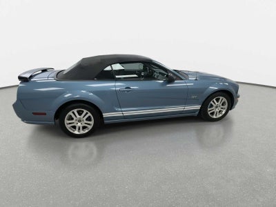 2005 Ford Mustang GT Deluxe