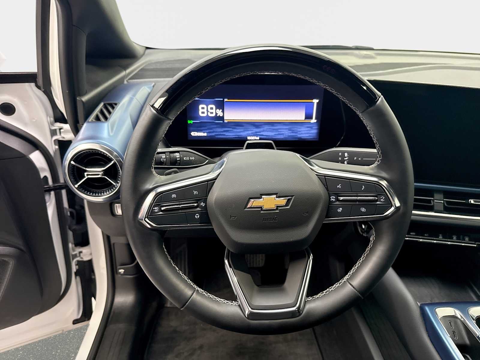 2024 Chevrolet Equinox EV LT - Photo 11
