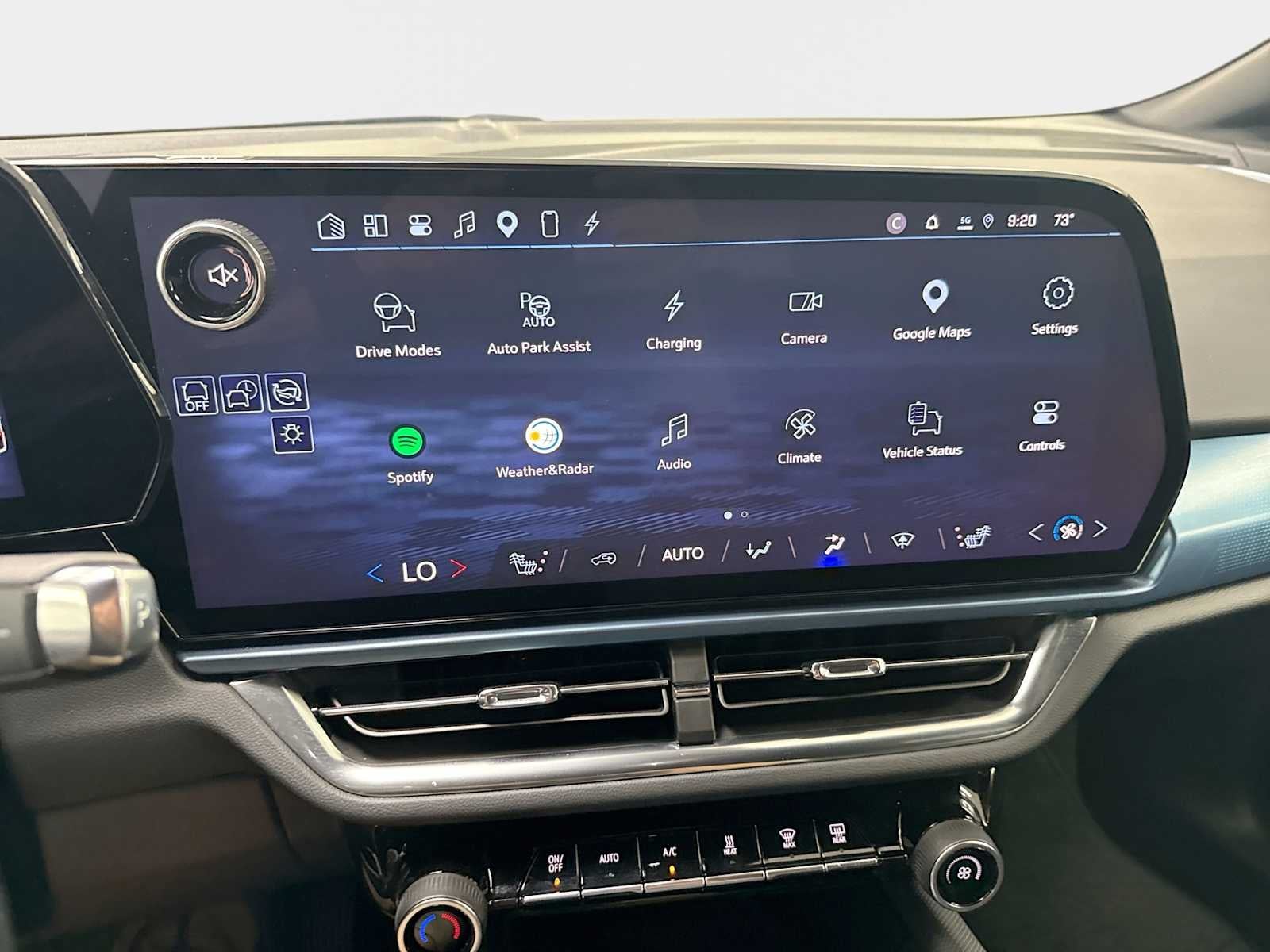 2024 Chevrolet Equinox EV LT - Photo 12