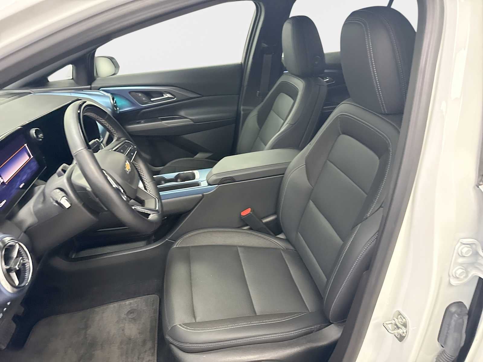 2024 Chevrolet Equinox EV LT - Photo 13